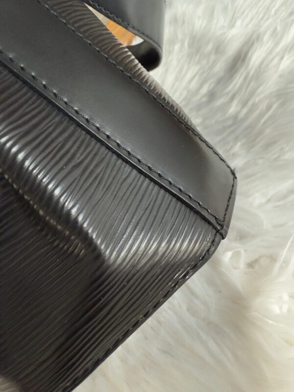 Louis Vuitton Sac D'Epaule GM - Image 4