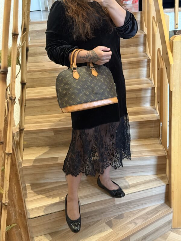 Louis Vuitton Alma PM - Image 12
