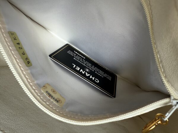 Chanel Tassel Camera Bag Lambskin White - Image 21