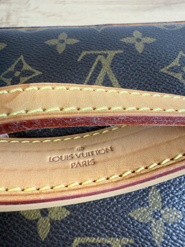 Louis Vuitton Trocadero 27 Monogram Canvas - Image 5