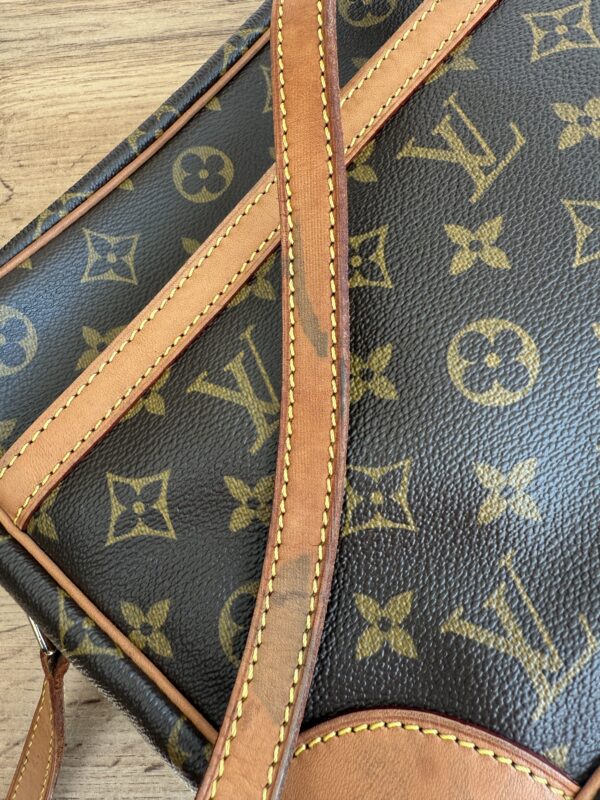 Louis Vuitton Trocadero 30 Monogram - Image 12