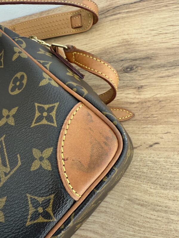Louis Vuitton Trocadero 30 Monogram - Image 17