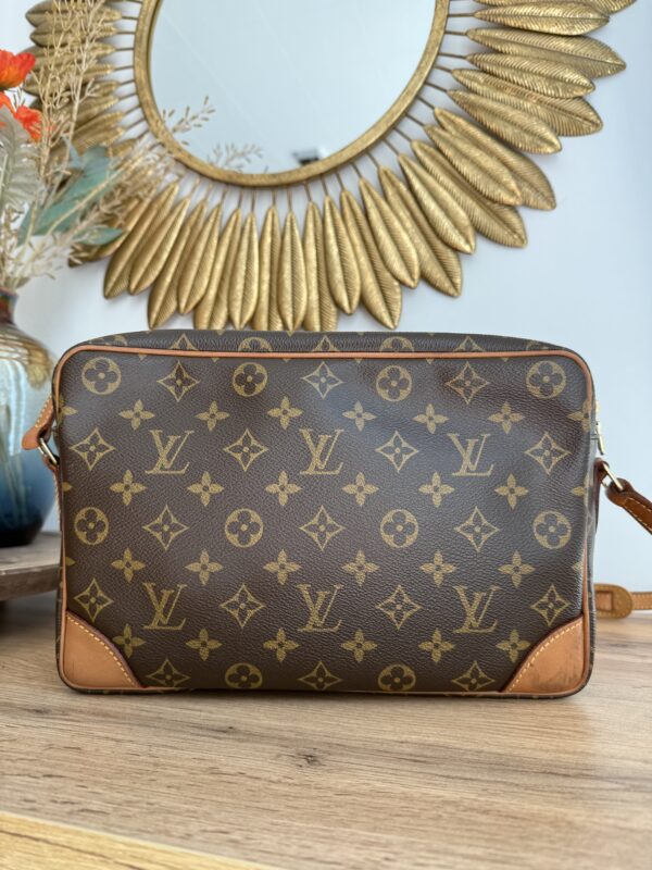 Louis Vuitton Trocadero 30 Monogram - Image 3
