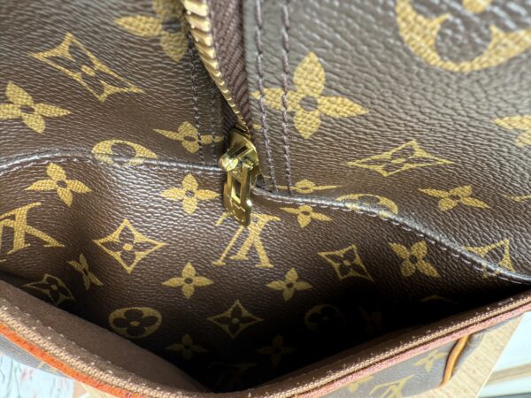 Louis Vuitton Carry All 40 Monogram - Image 13