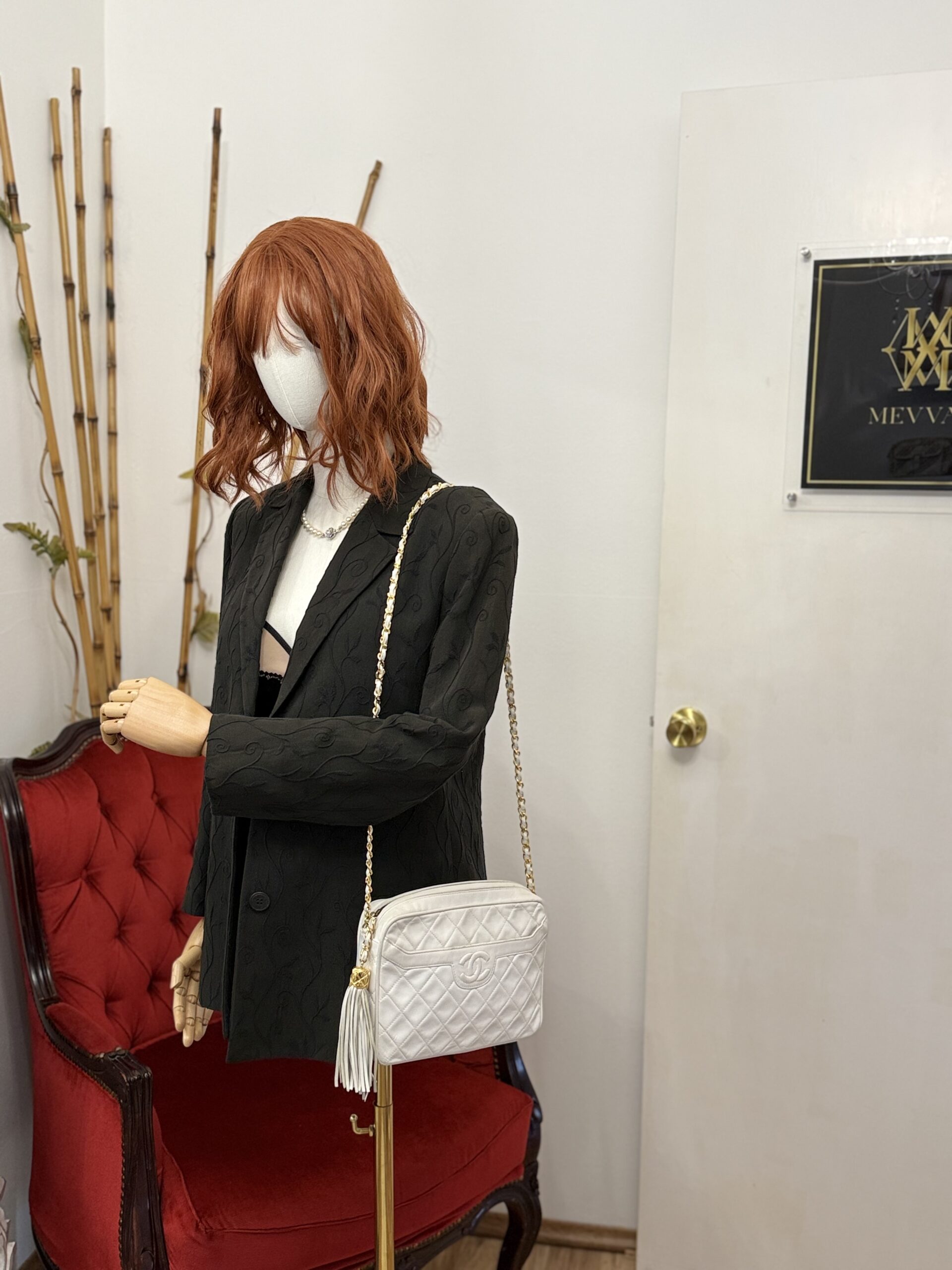 CHANEL Tassel Camera Bag Lambskin White - Image 2