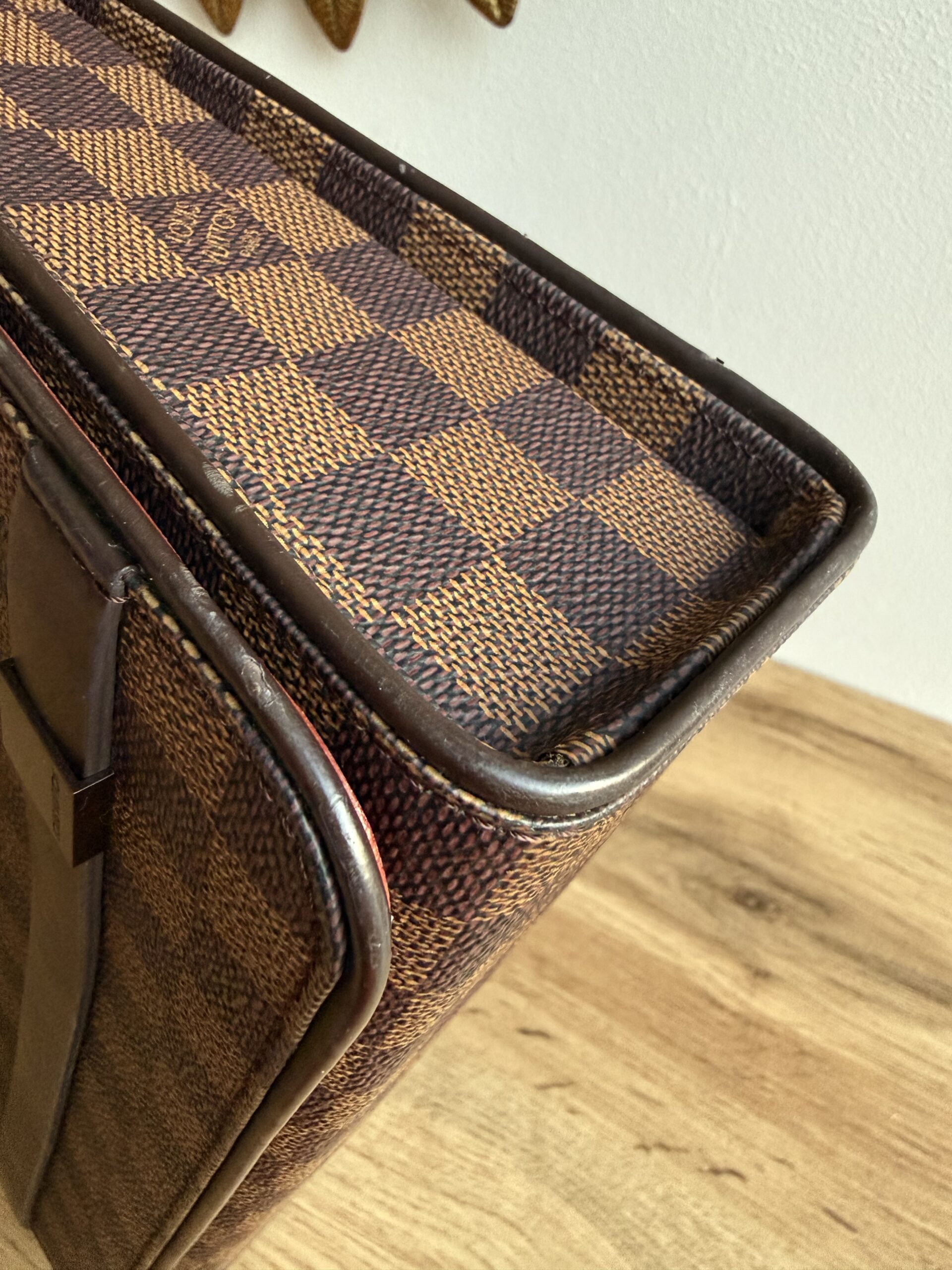 LOUIS VUITTON Tribeca Long Damier Ebene - Image 13