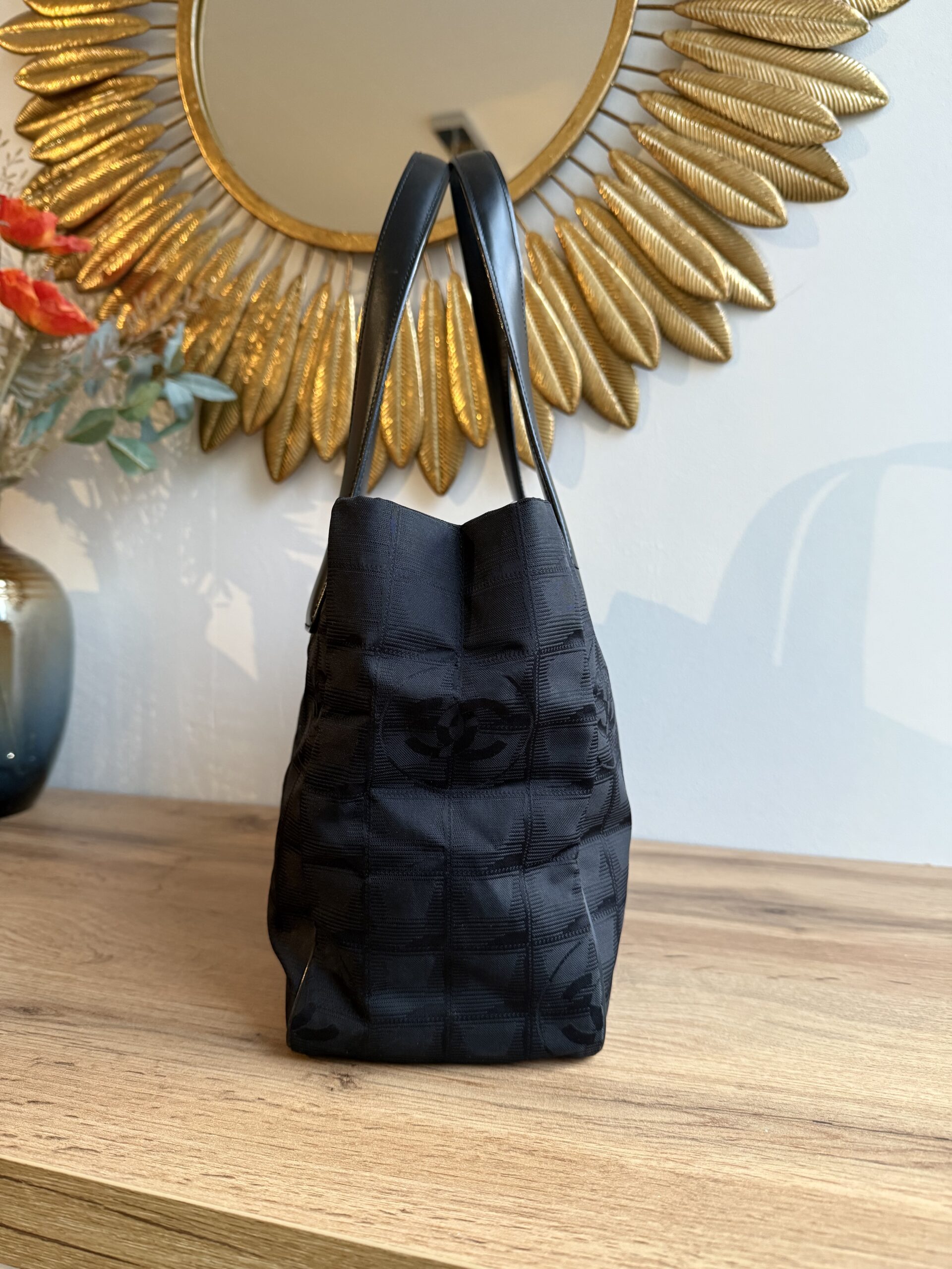 CHANEL New Travel Line Tote Small - Image 14