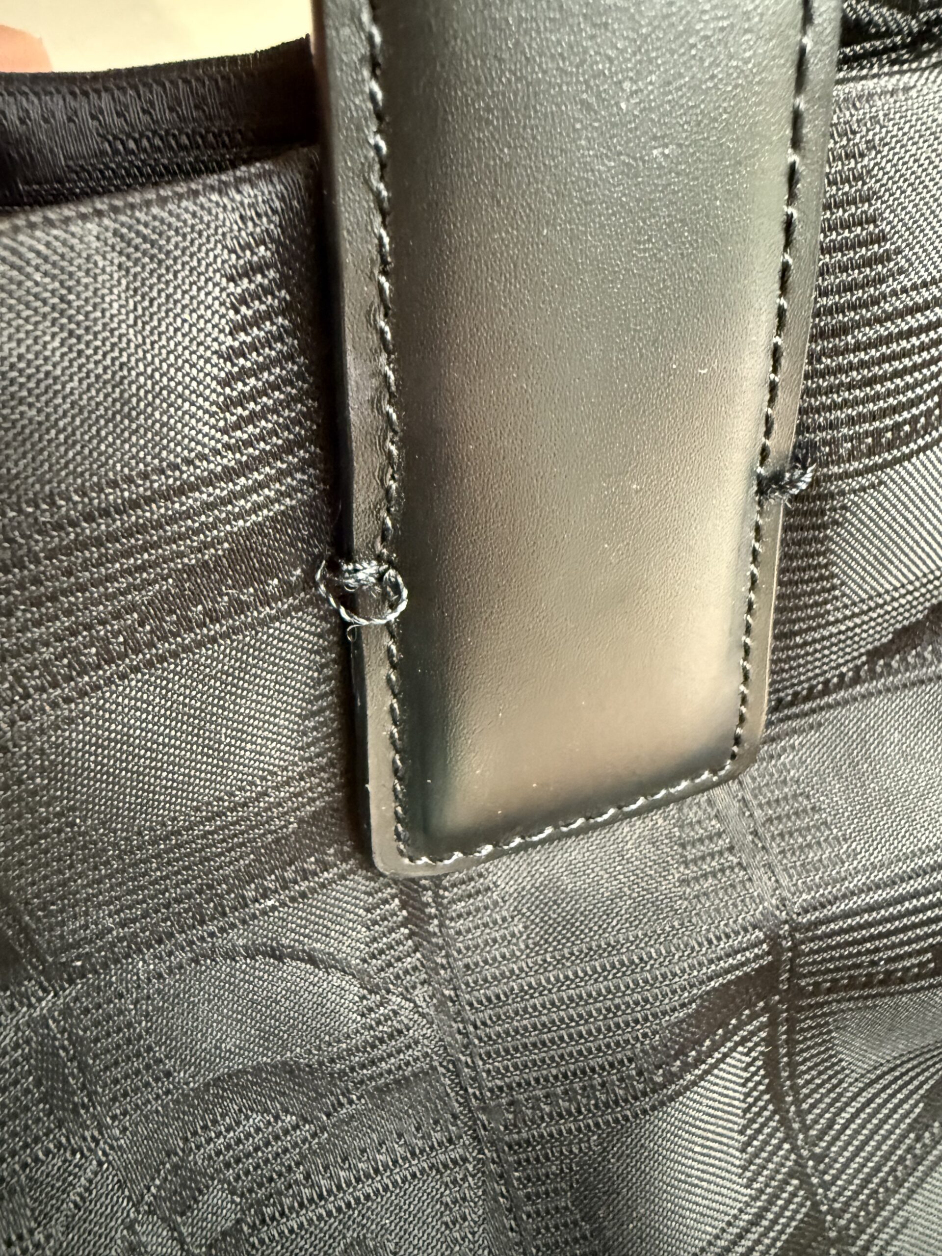 CHANEL New Travel Line Tote Small - Image 10