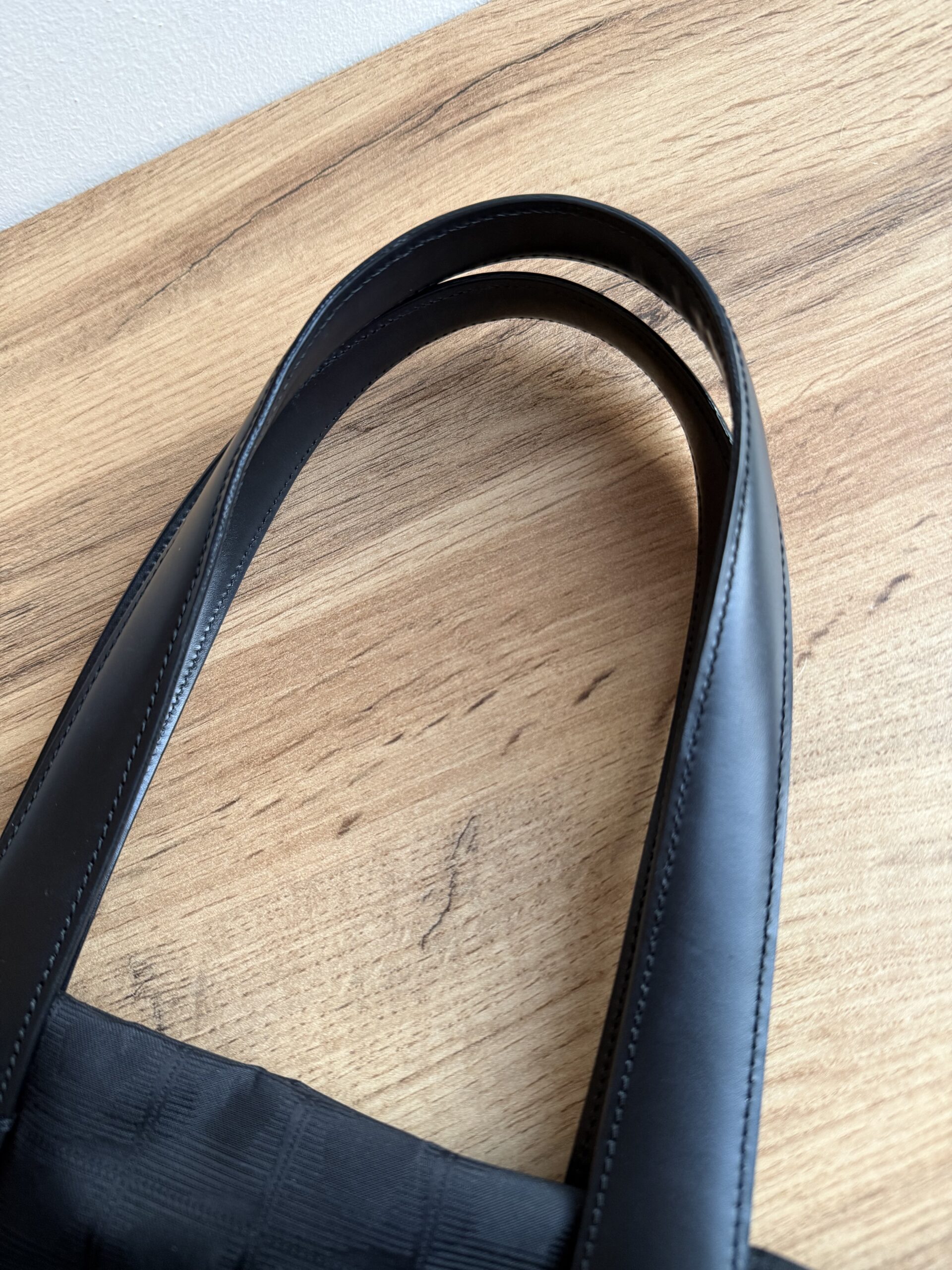 CHANEL New Travel Line Tote Small - Image 16