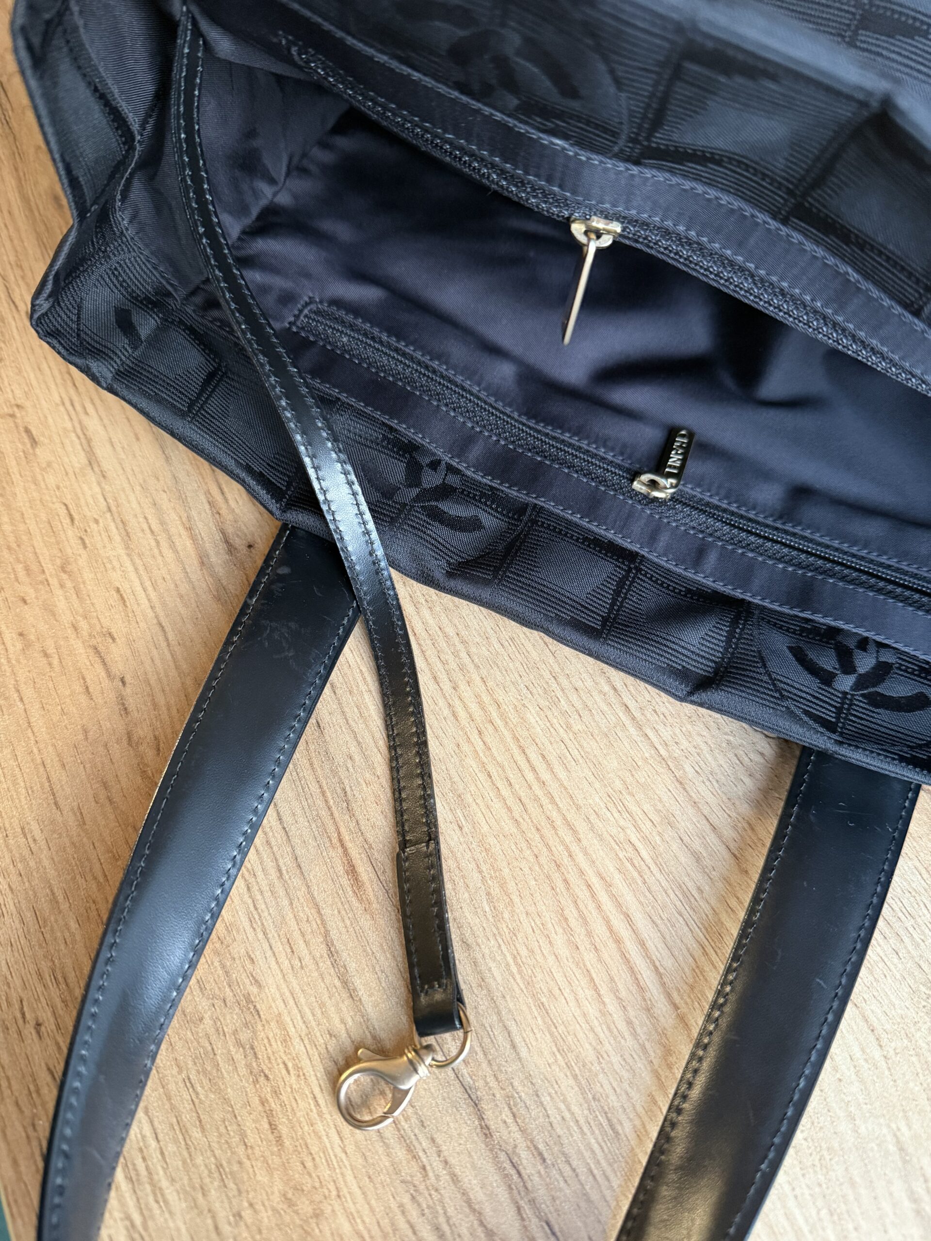 CHANEL New Travel Line Tote Small - Image 17