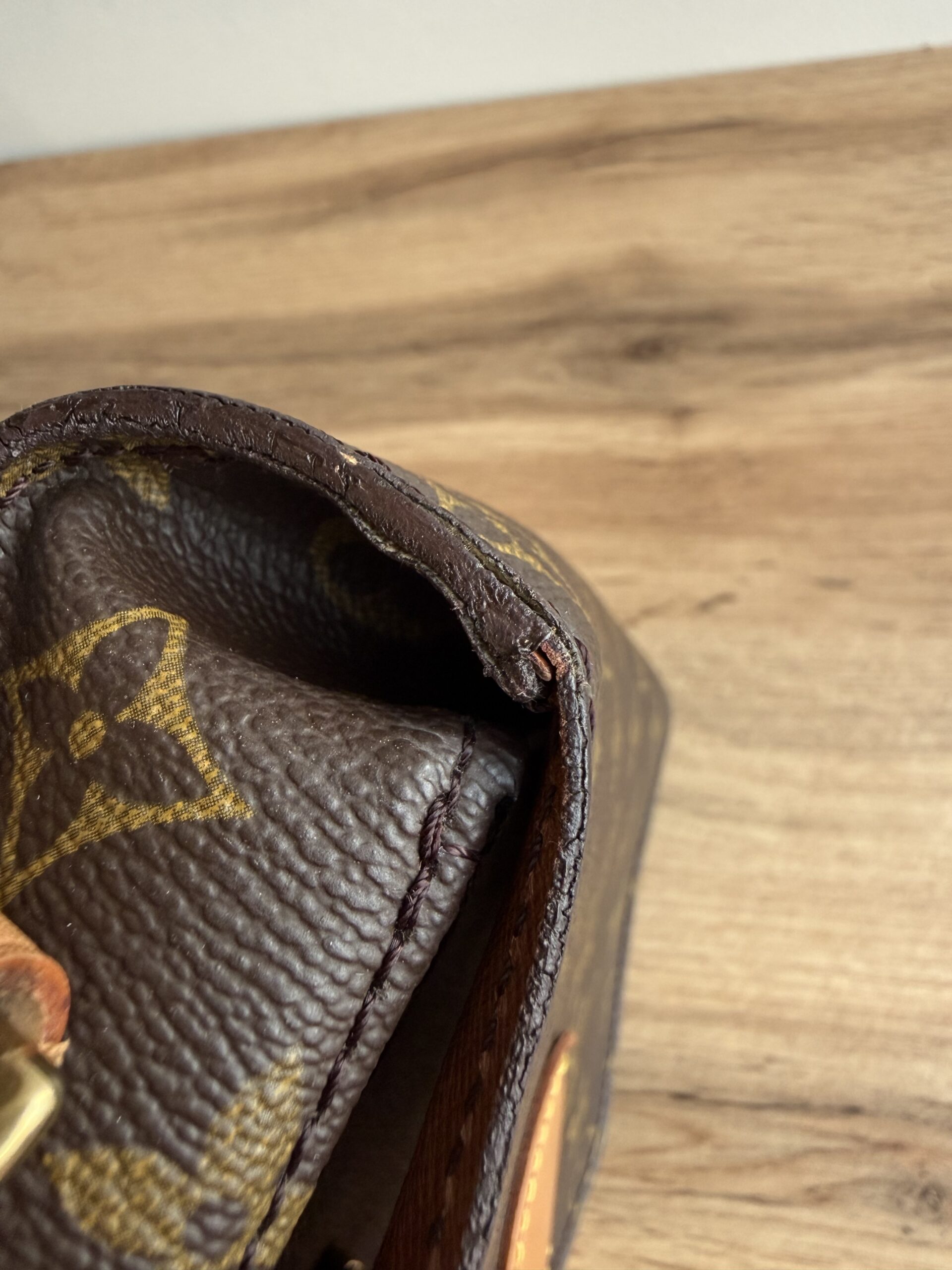 LOUIS VUITTON Saint Cloud MM - Image 11