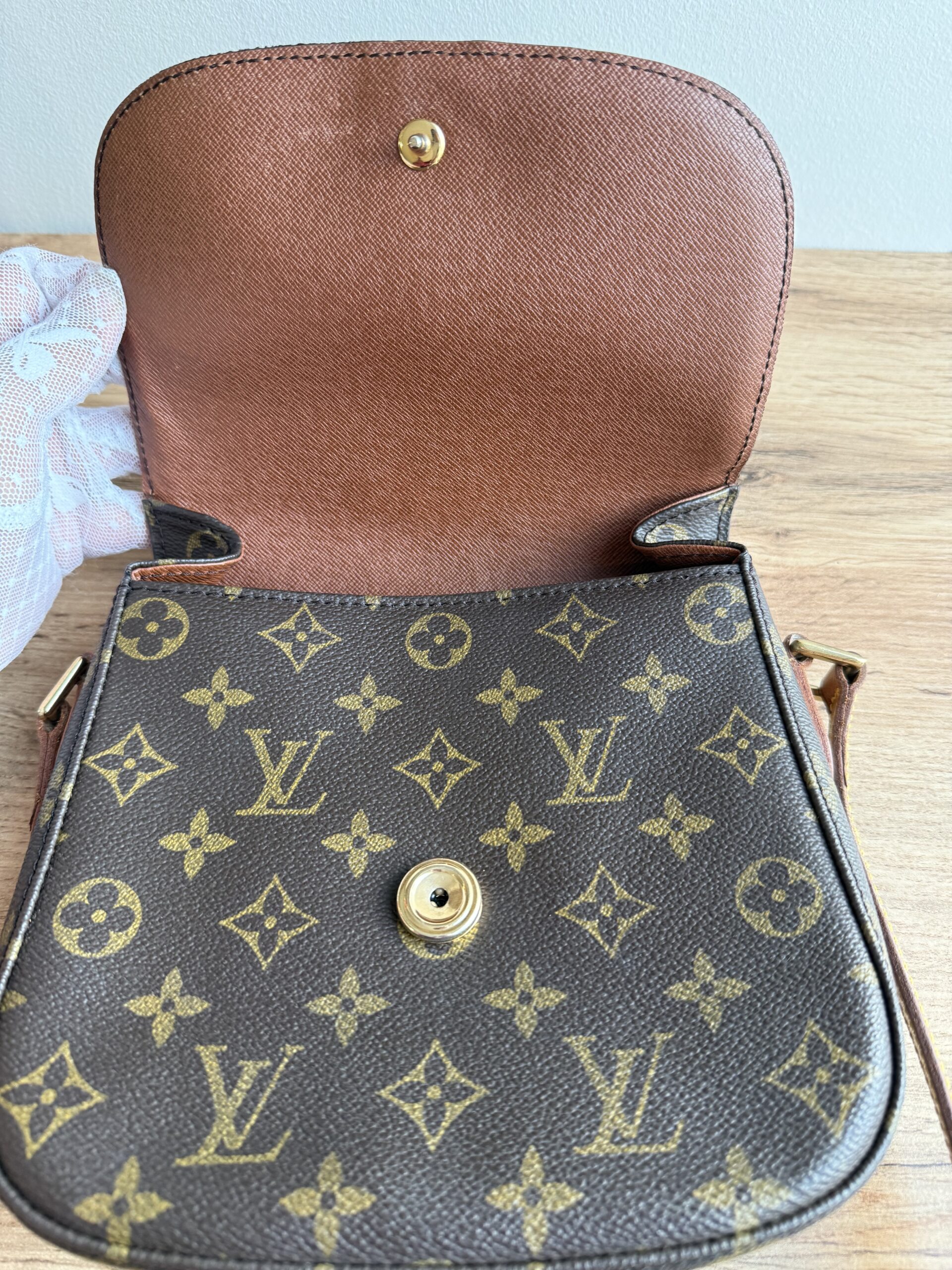 LOUIS VUITTON Saint Cloud MM - Image 13