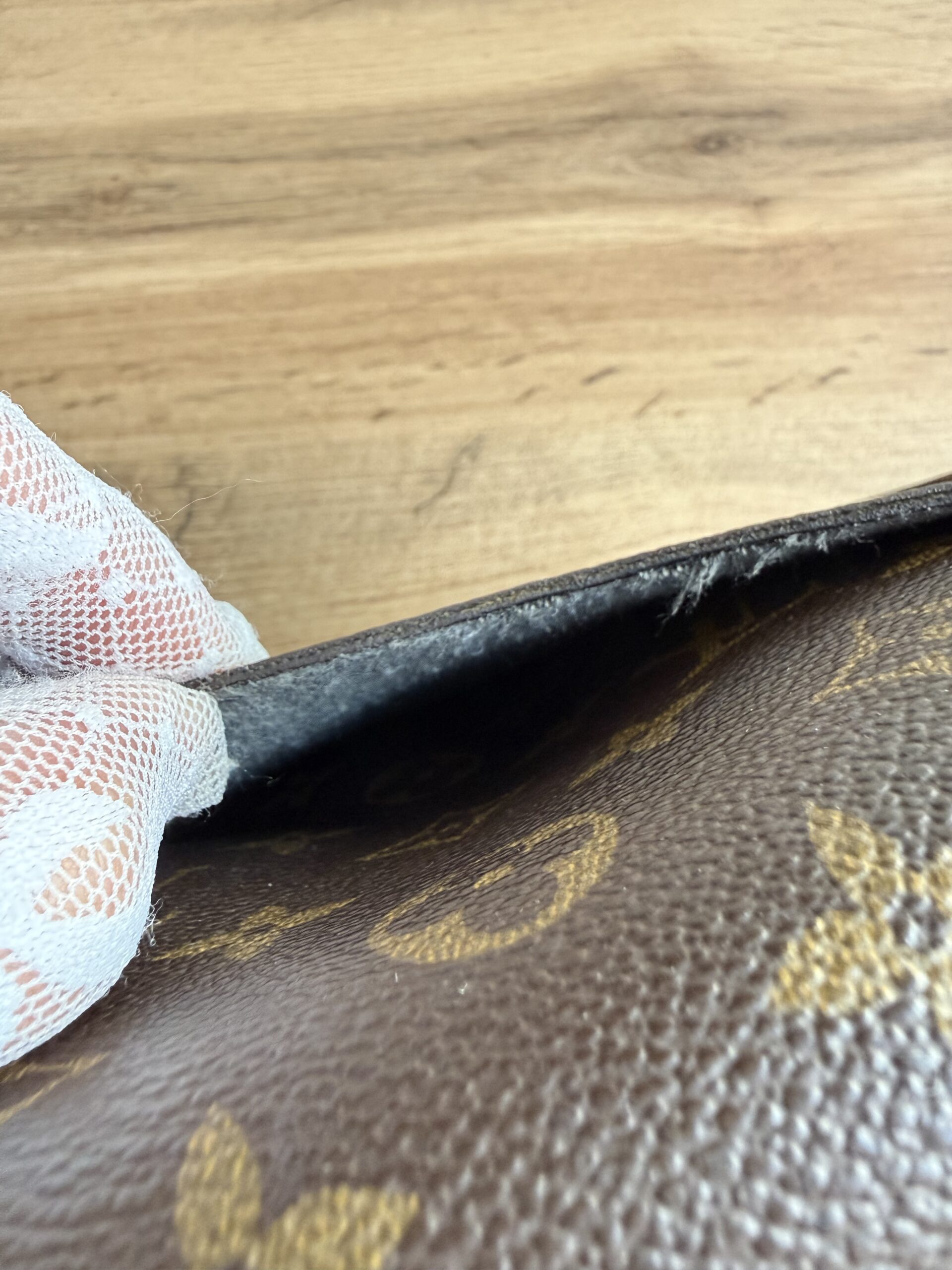 LOUIS VUITTON Saint Cloud MM - Image 14