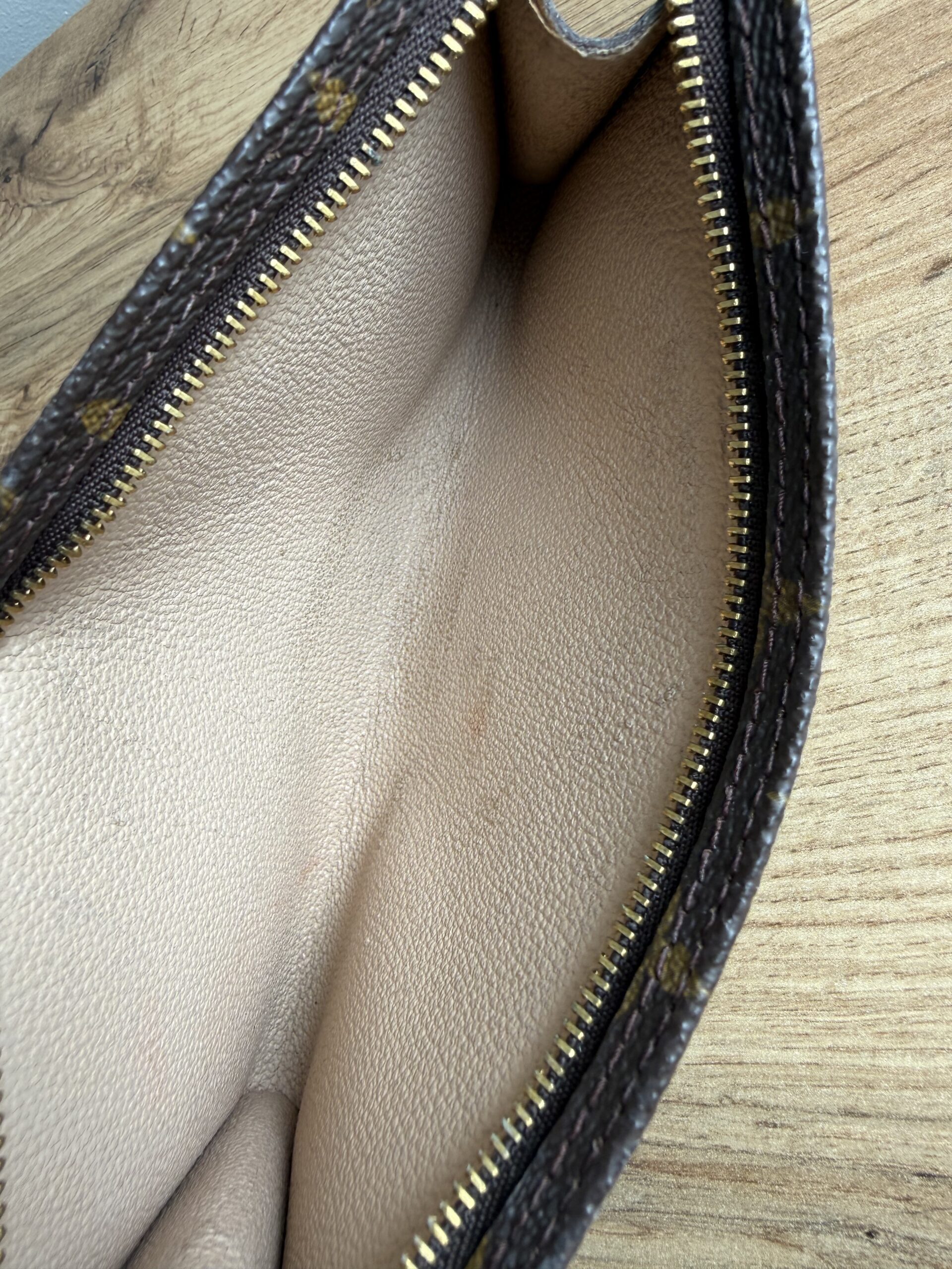 LOUIS VUITTON Monogram Bucket GM - Image 21