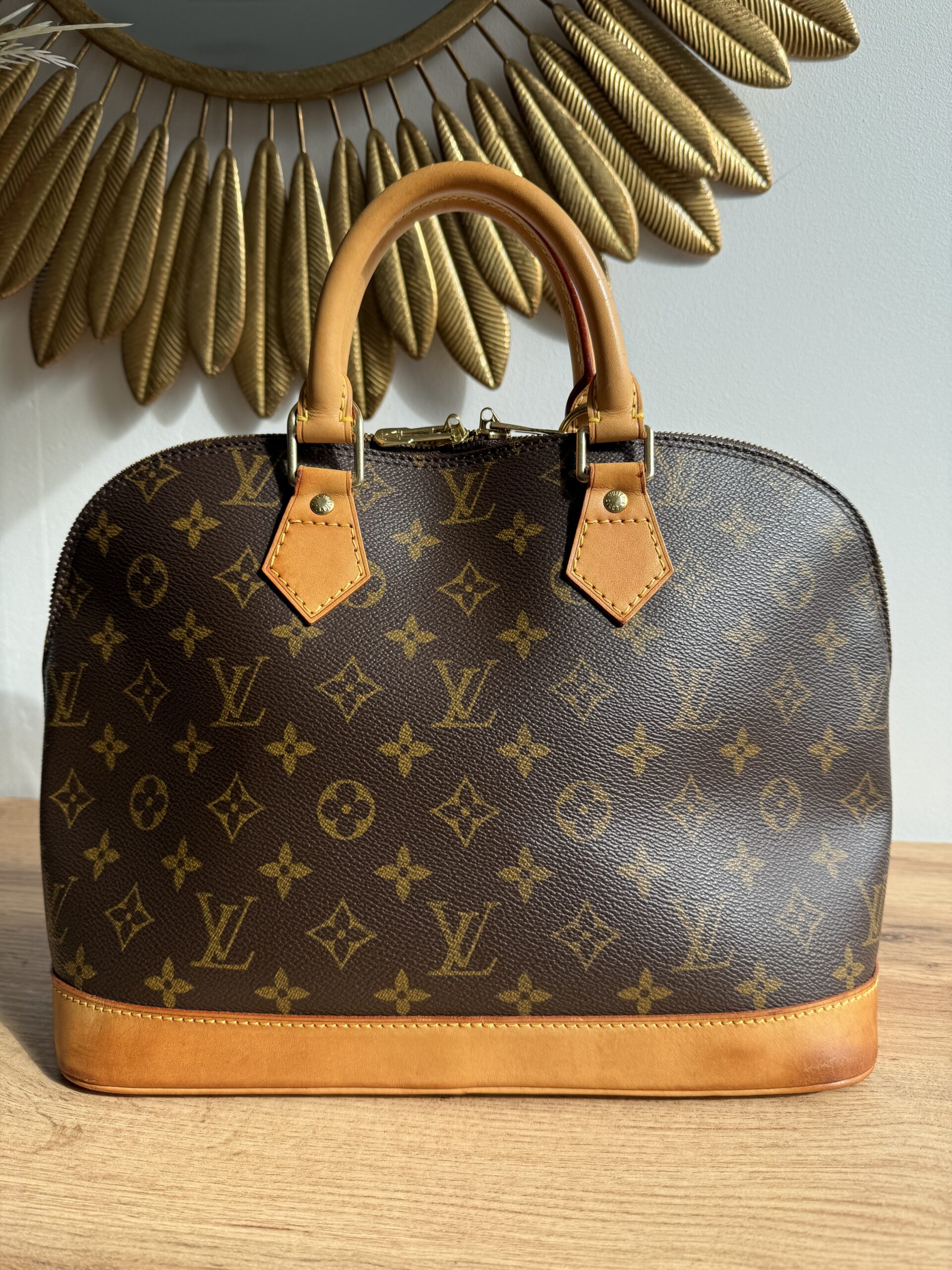 LOUIS VUITTON Alma Monogram PM