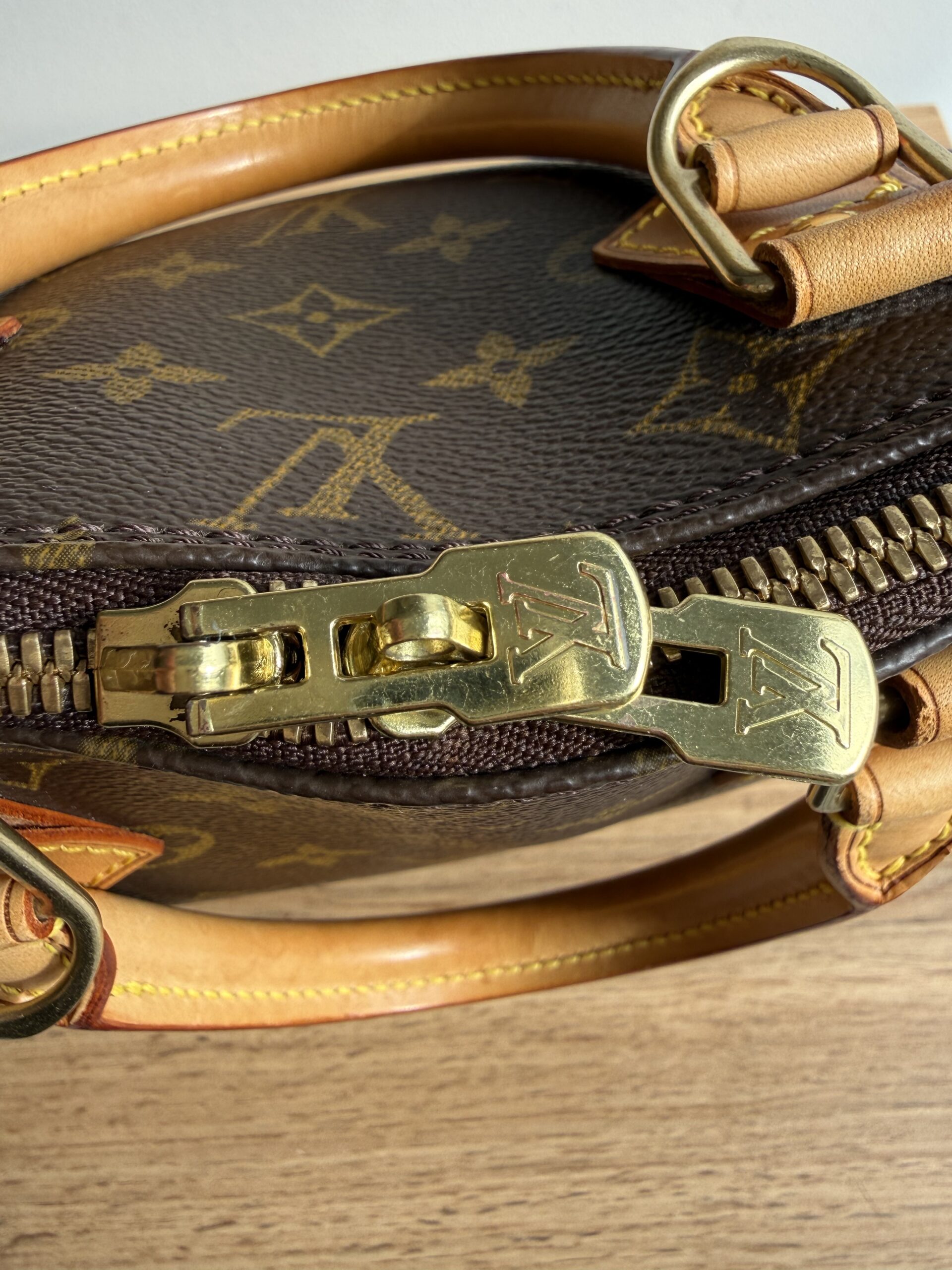 LOUIS VUITTON Alma Monogram PM - Image 11