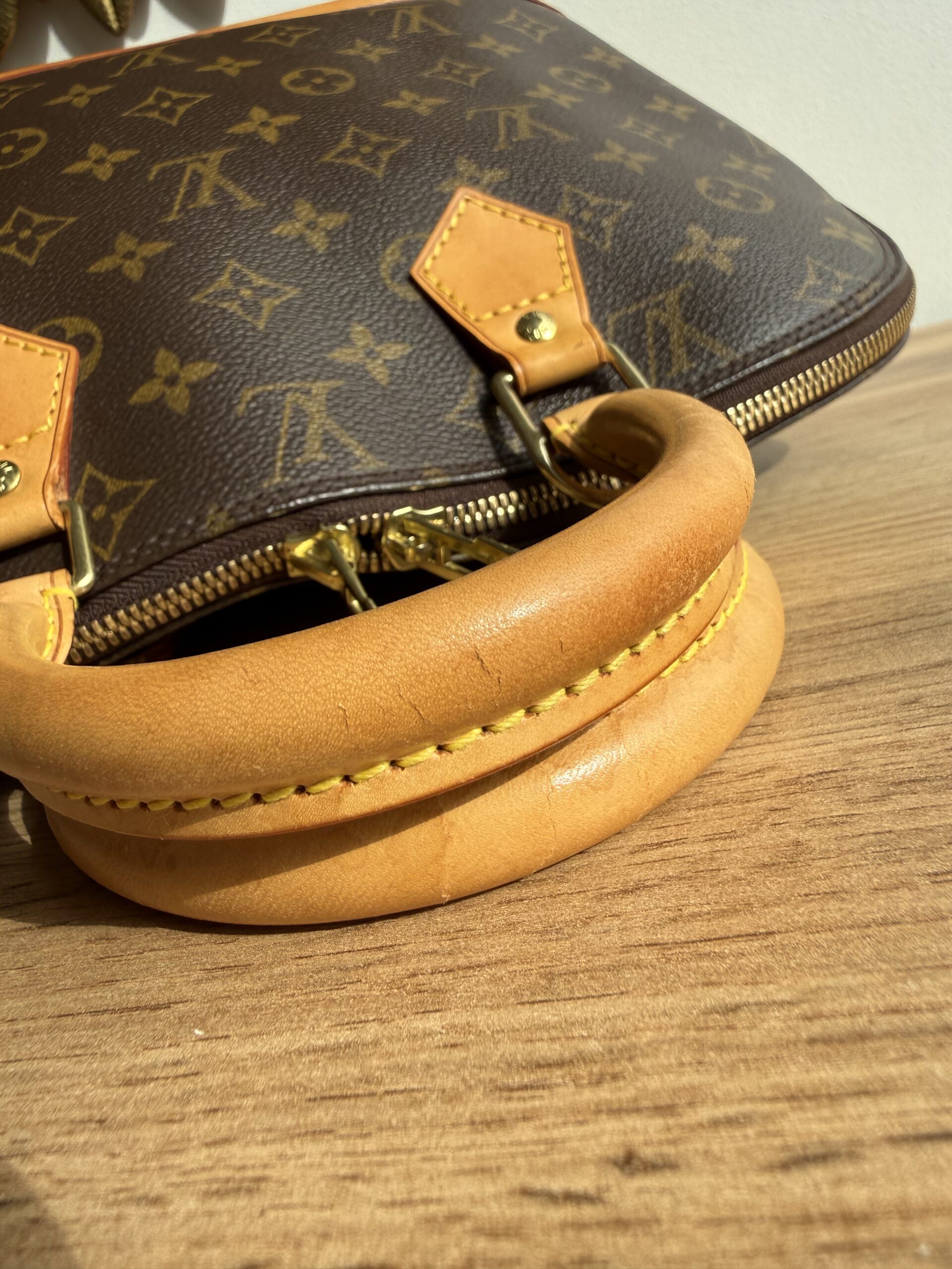 LOUIS VUITTON Alma Monogram PM - Image 16