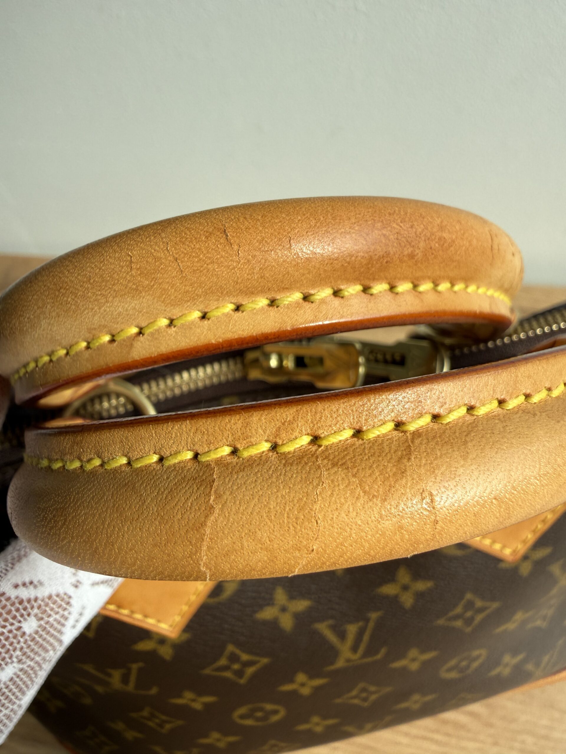 LOUIS VUITTON Alma Monogram PM - Image 17