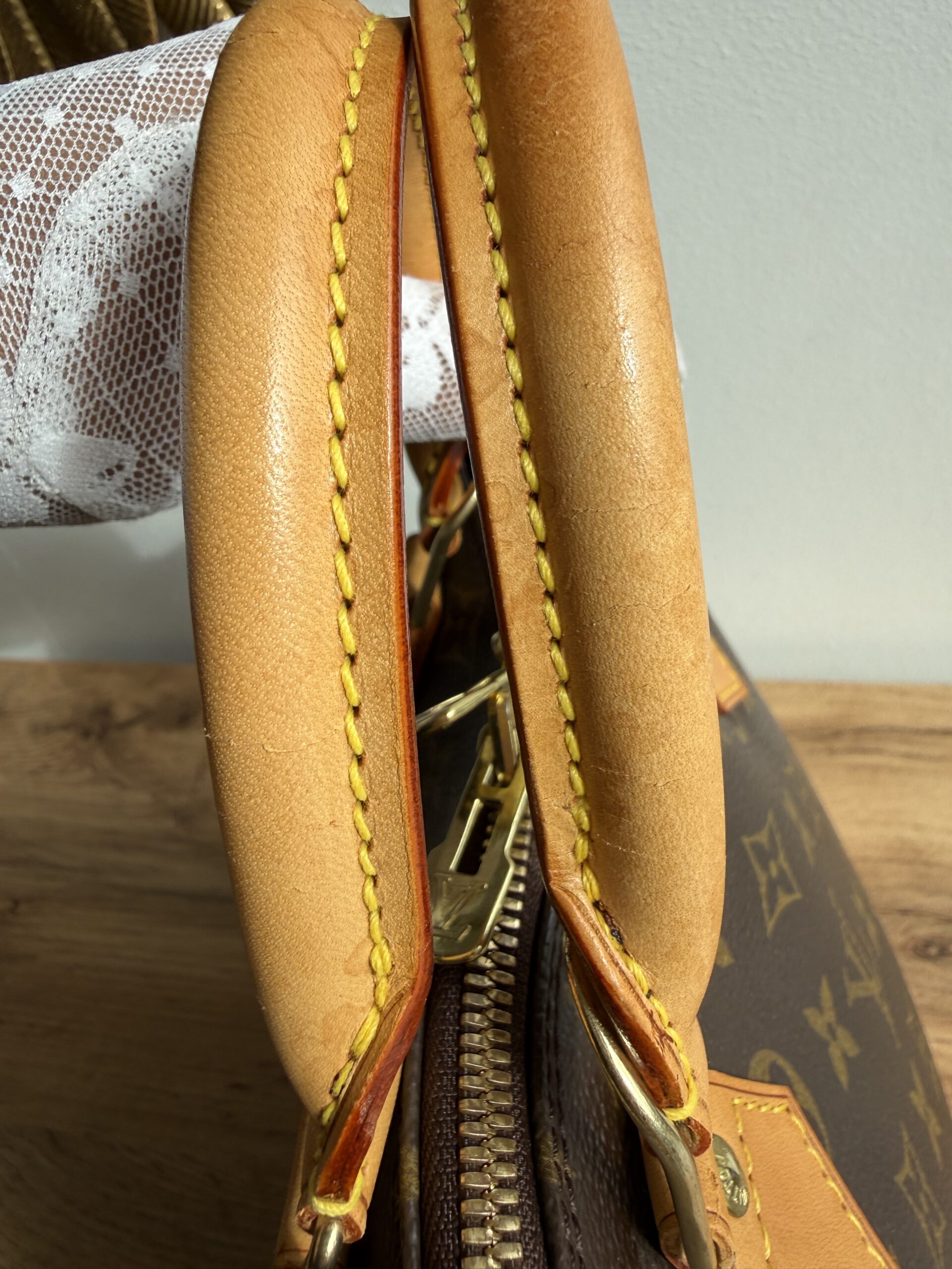 LOUIS VUITTON Alma Monogram PM - Image 18