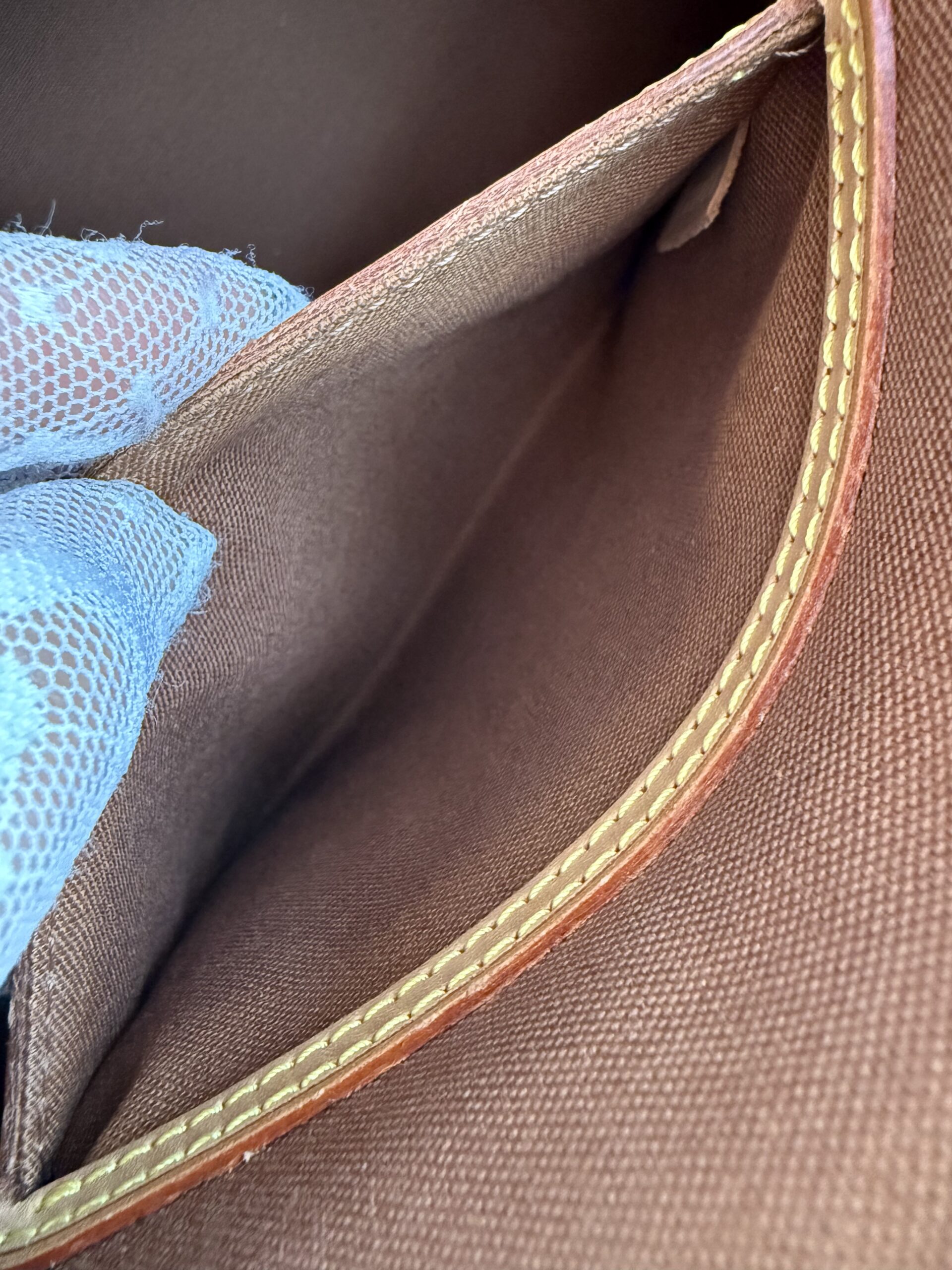 LOUIS VUITTON Alma Monogram PM - Image 21