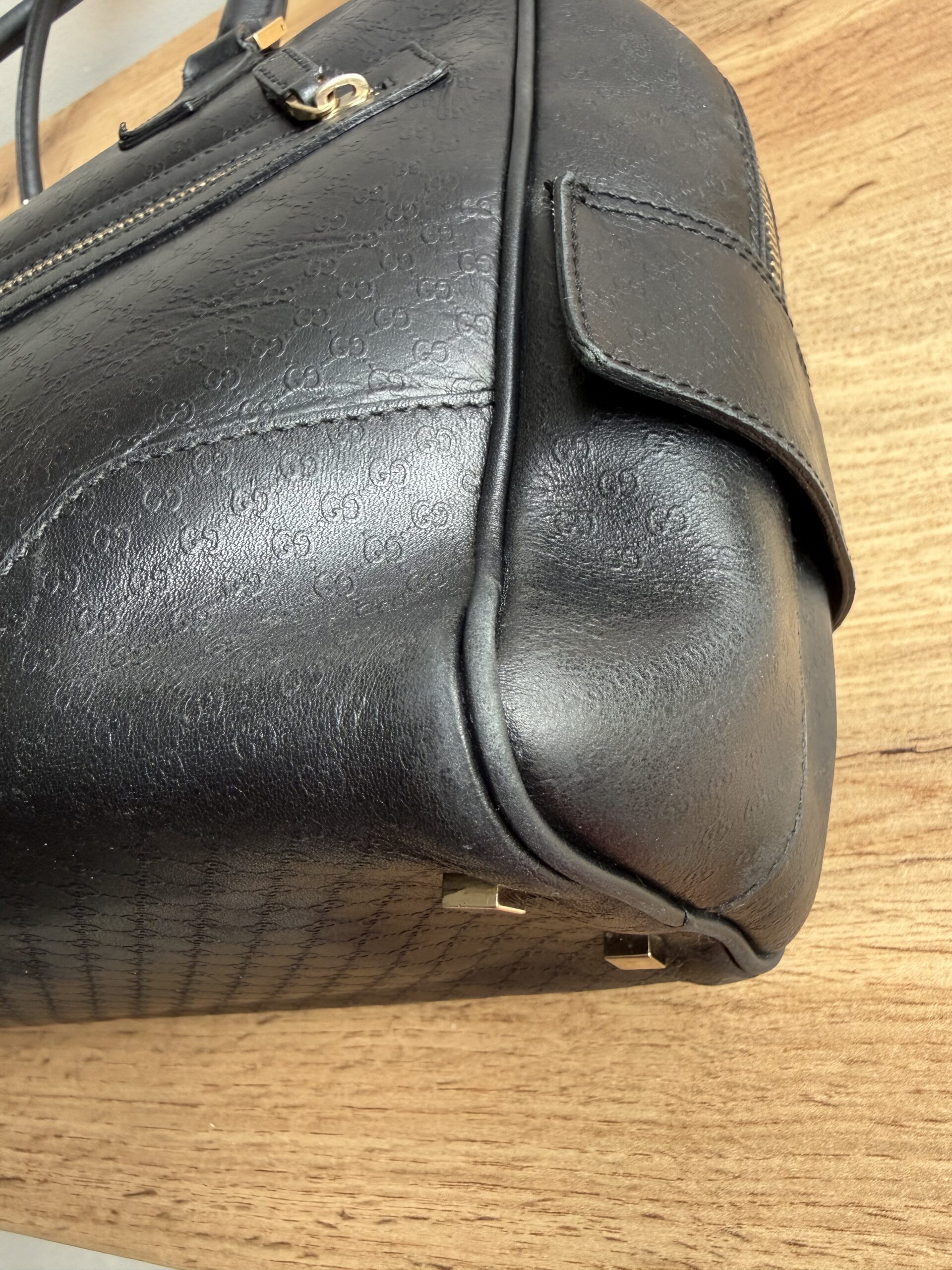 GUCCI Microguccissima Bowling Bag - Image 6